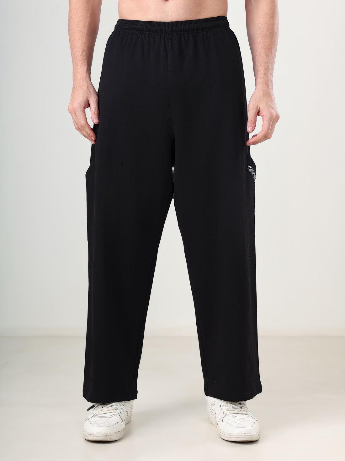 GROW Performance Wide Jogger Black