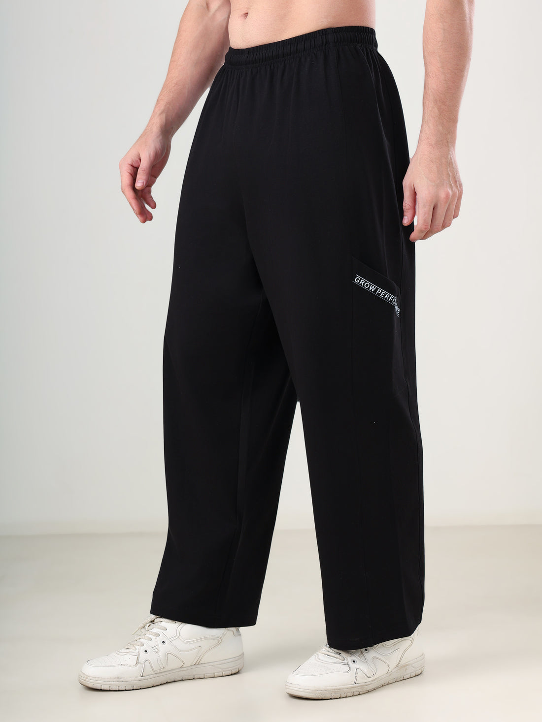GROW Performance Wide Jogger Black