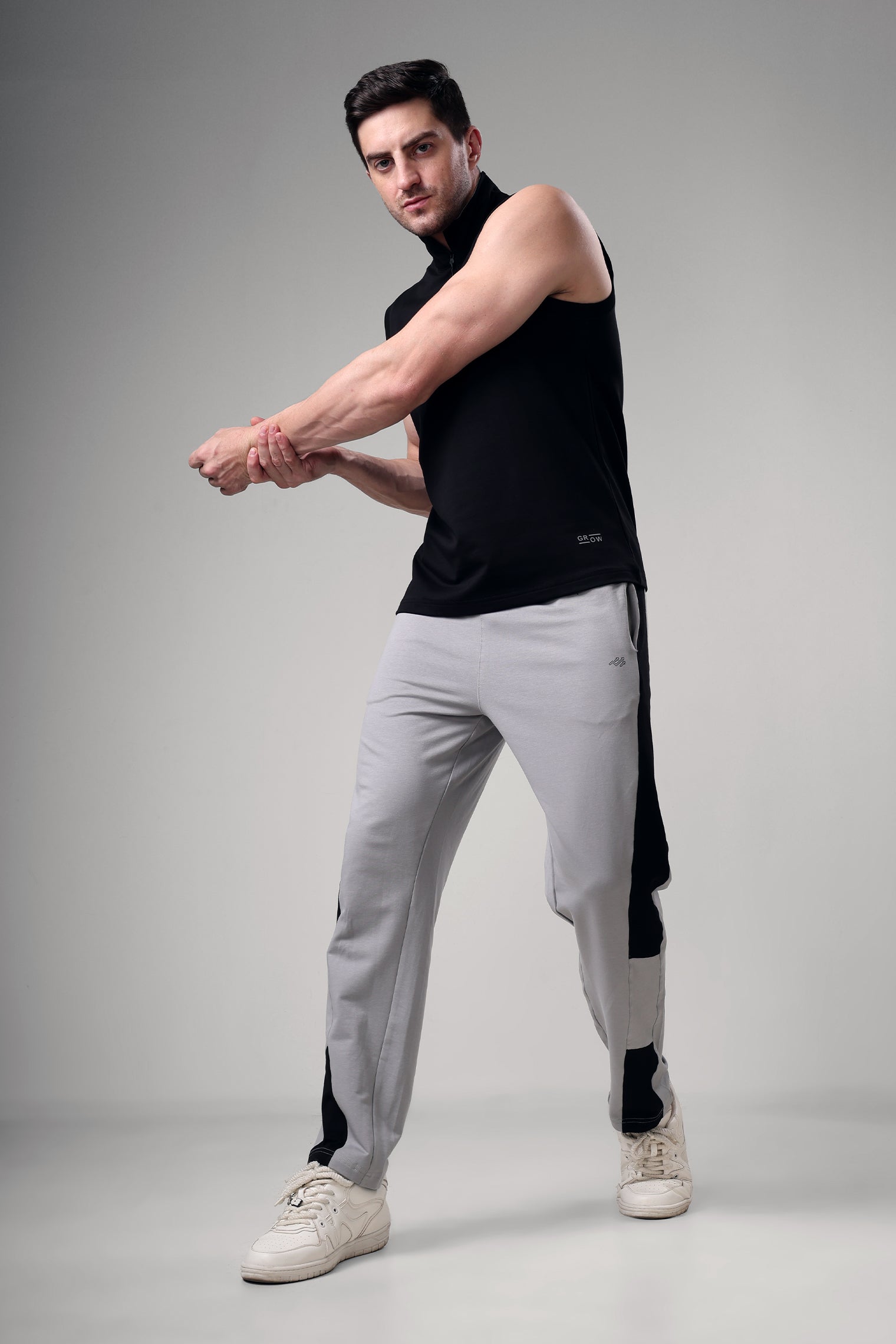 Grow 1/4 Zip Sleeveless Sweater Vest Black