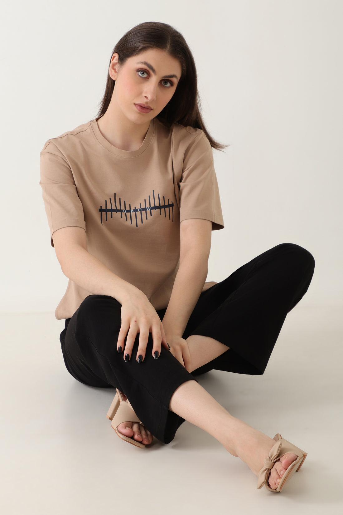 Slit & Chill Tee Barely Beige