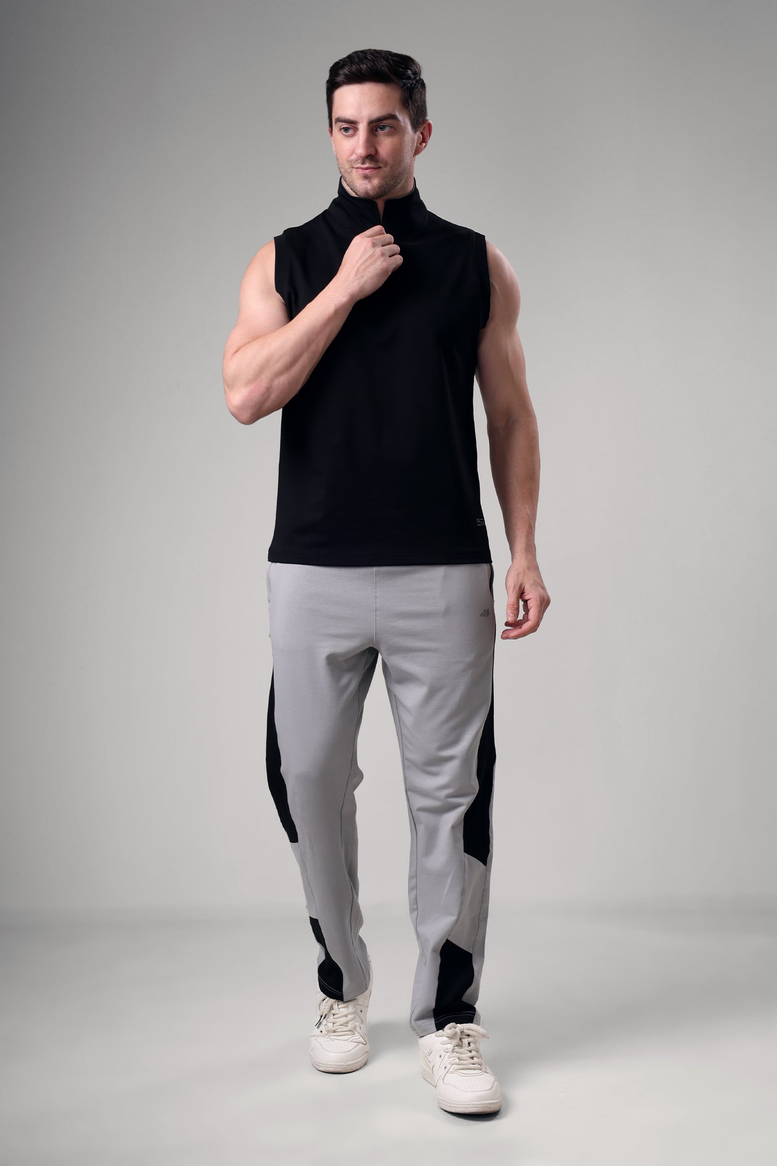 Grow 1/4 Zip Sleeveless Sweater Vest Black