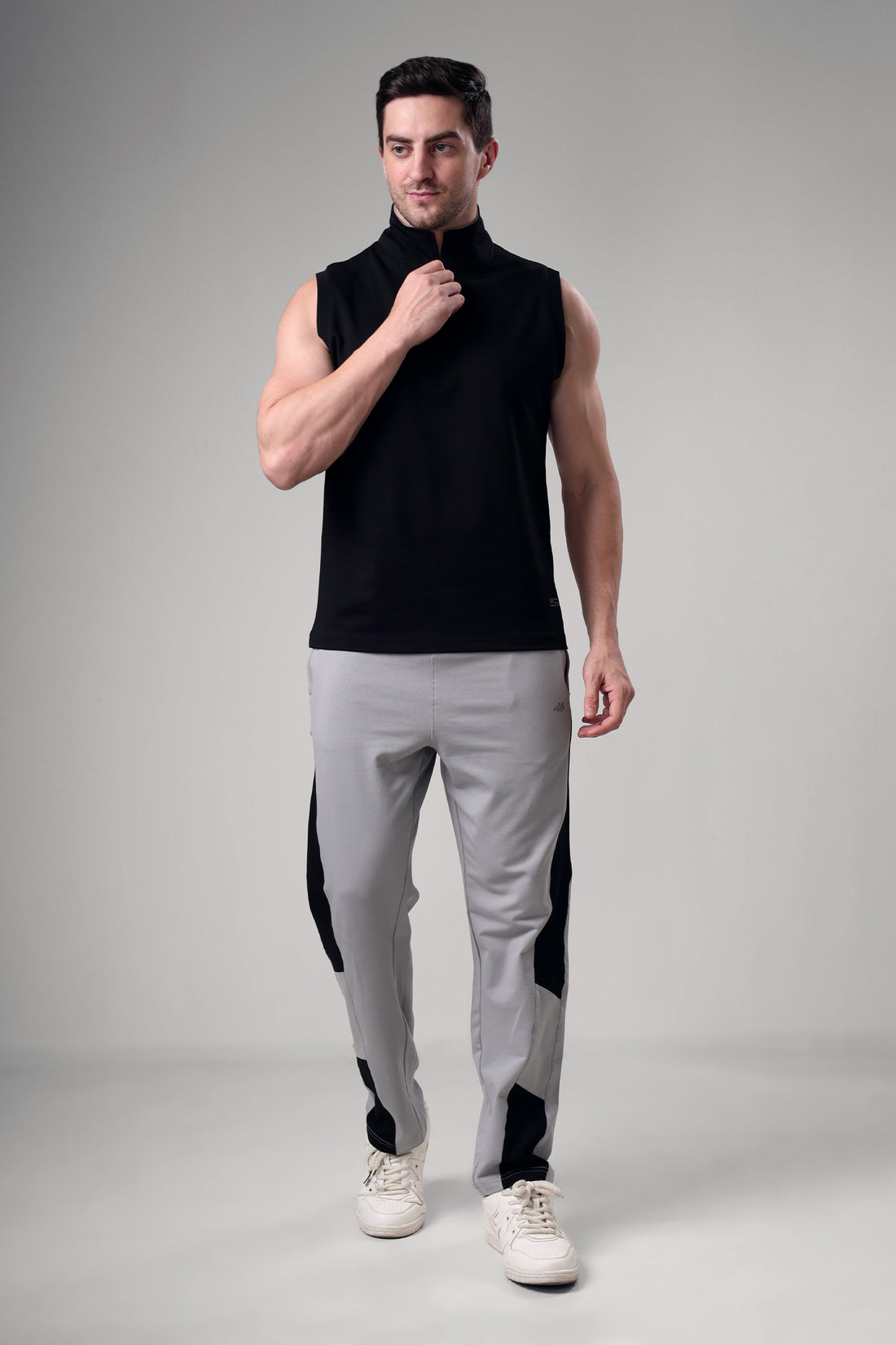 Grow 1/4 Zip Sleeveless Sweater Vest Black