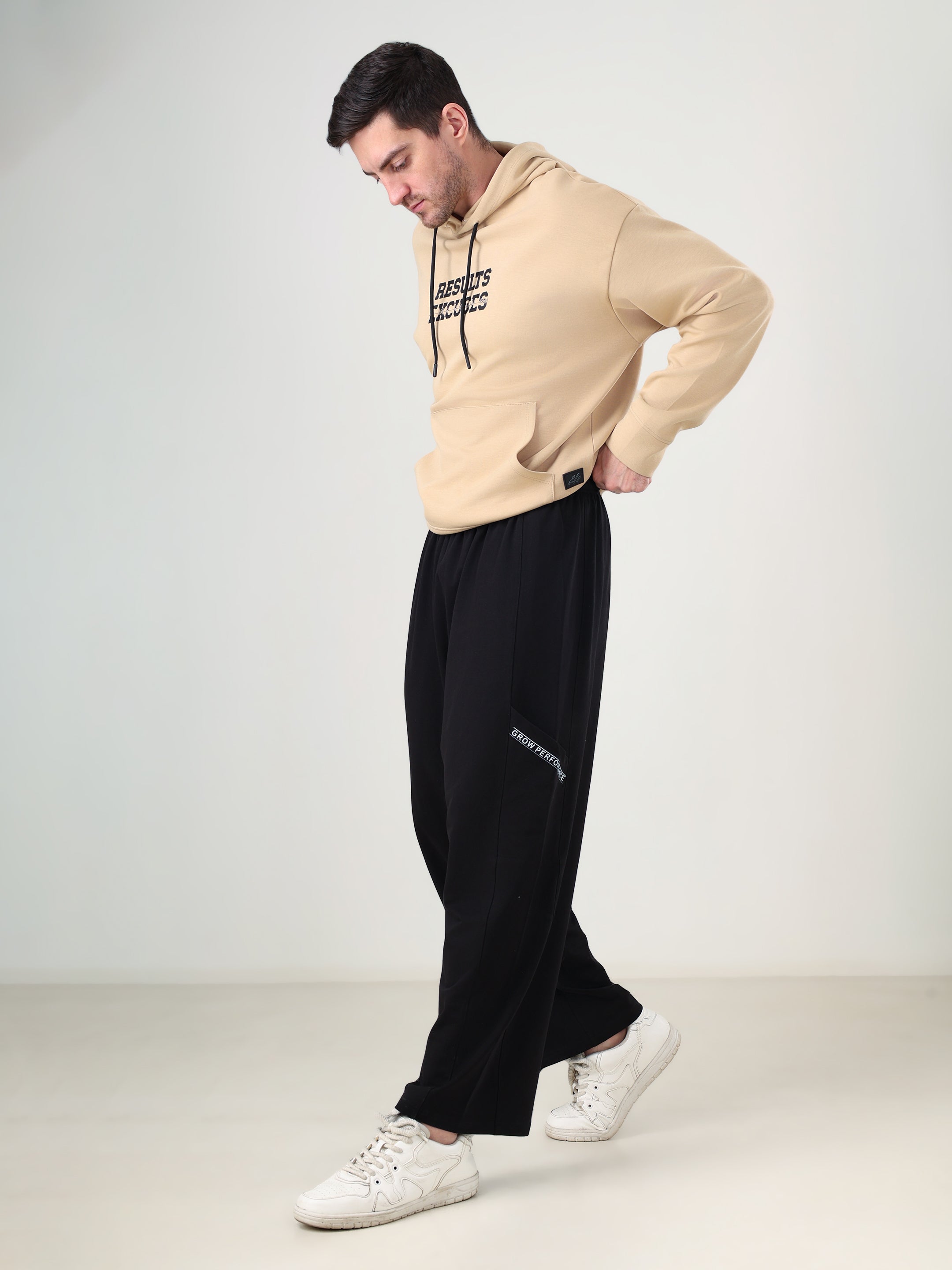 GROW Performance Wide Jogger Black