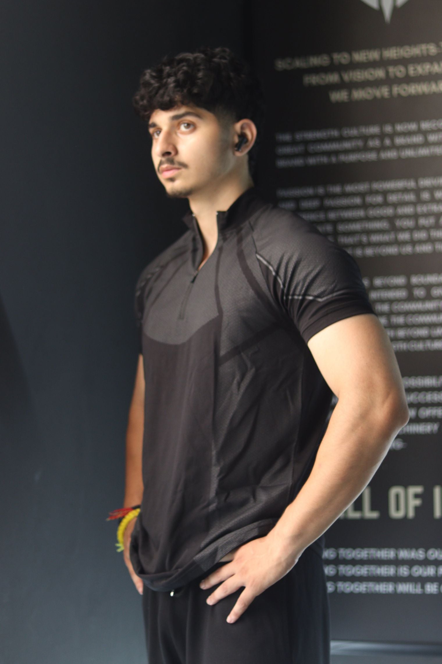 GROW Elevate Quarter Zip Tee Black
