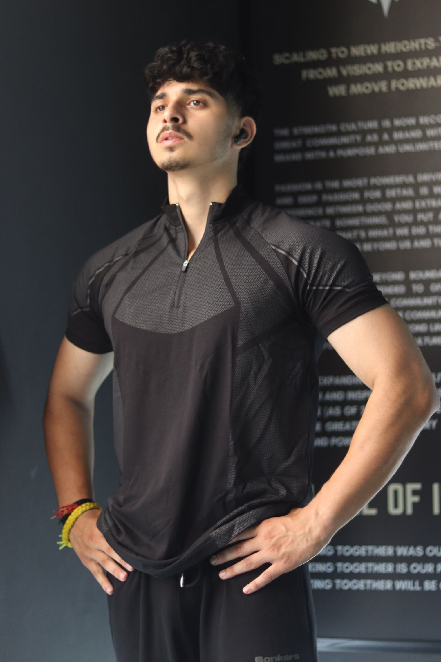 GROW Elevate Quarter Zip Tee Black
