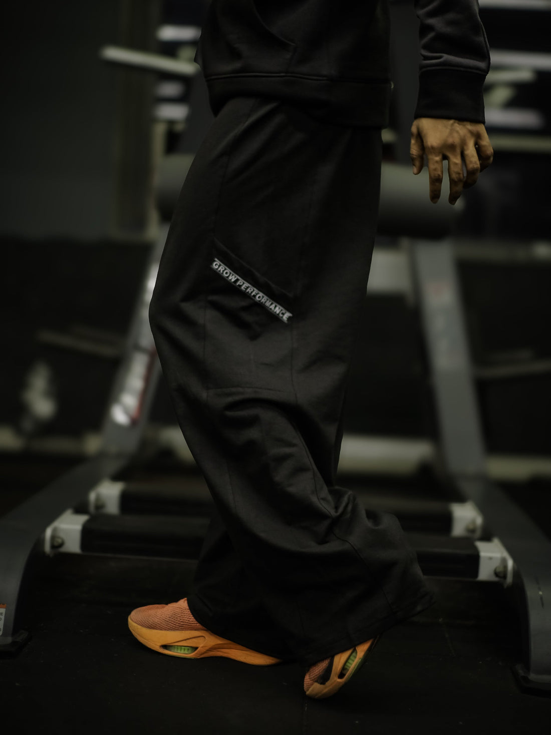 GROW Performance Wide Jogger Black