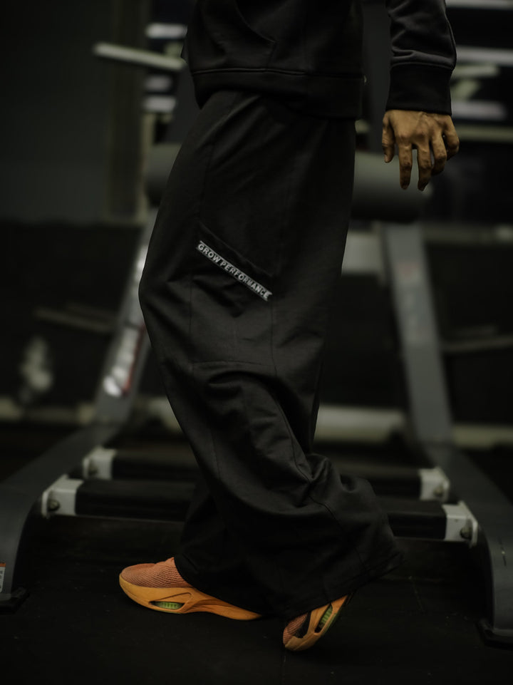 GROW Performance Wide Jogger Black