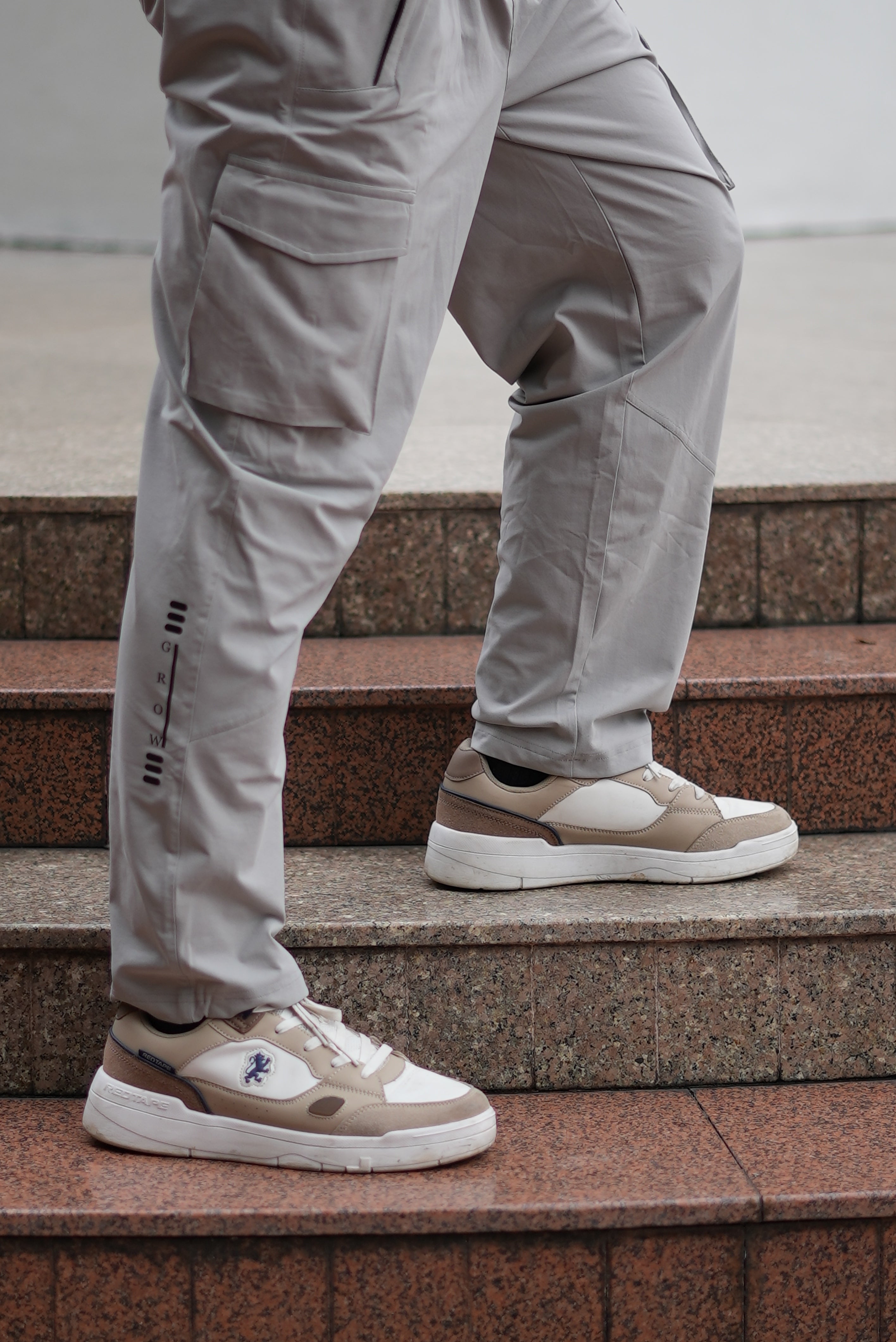 GROW Relax cargo Joggers Light Grey