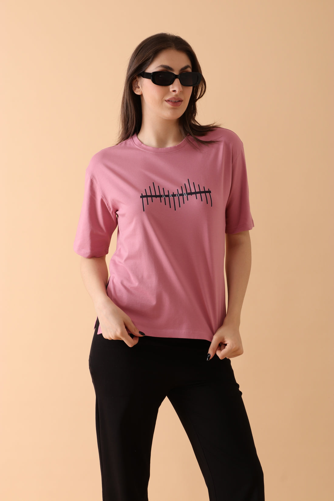 Slit & Chill Tee –  Blush Onion