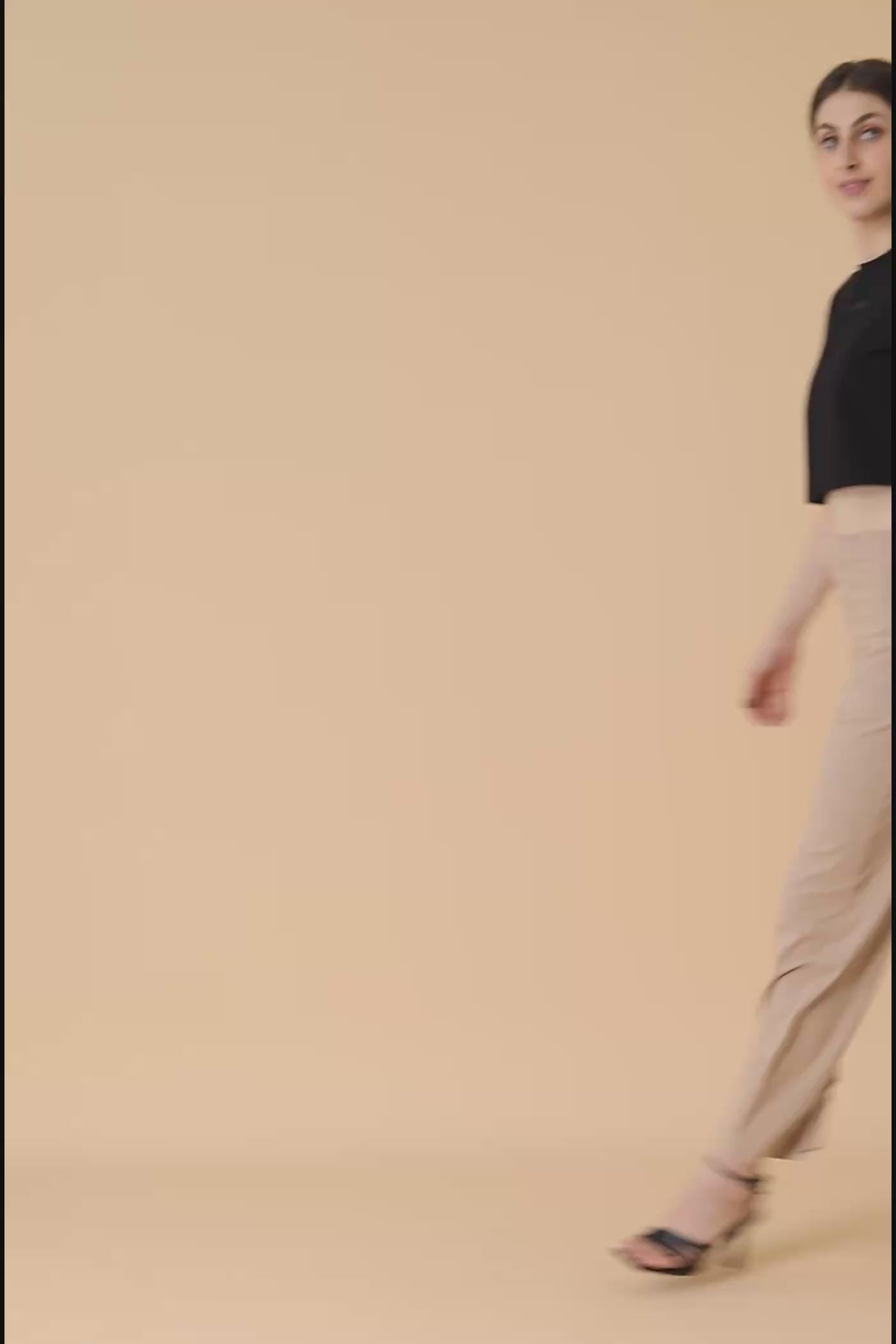 Crop Queen👑Top Back in Black